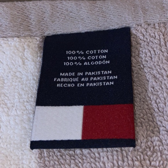 Tommy Hilfiger Hand Towel Neutral Stripes Tan & Off White - Picture 2 of 3